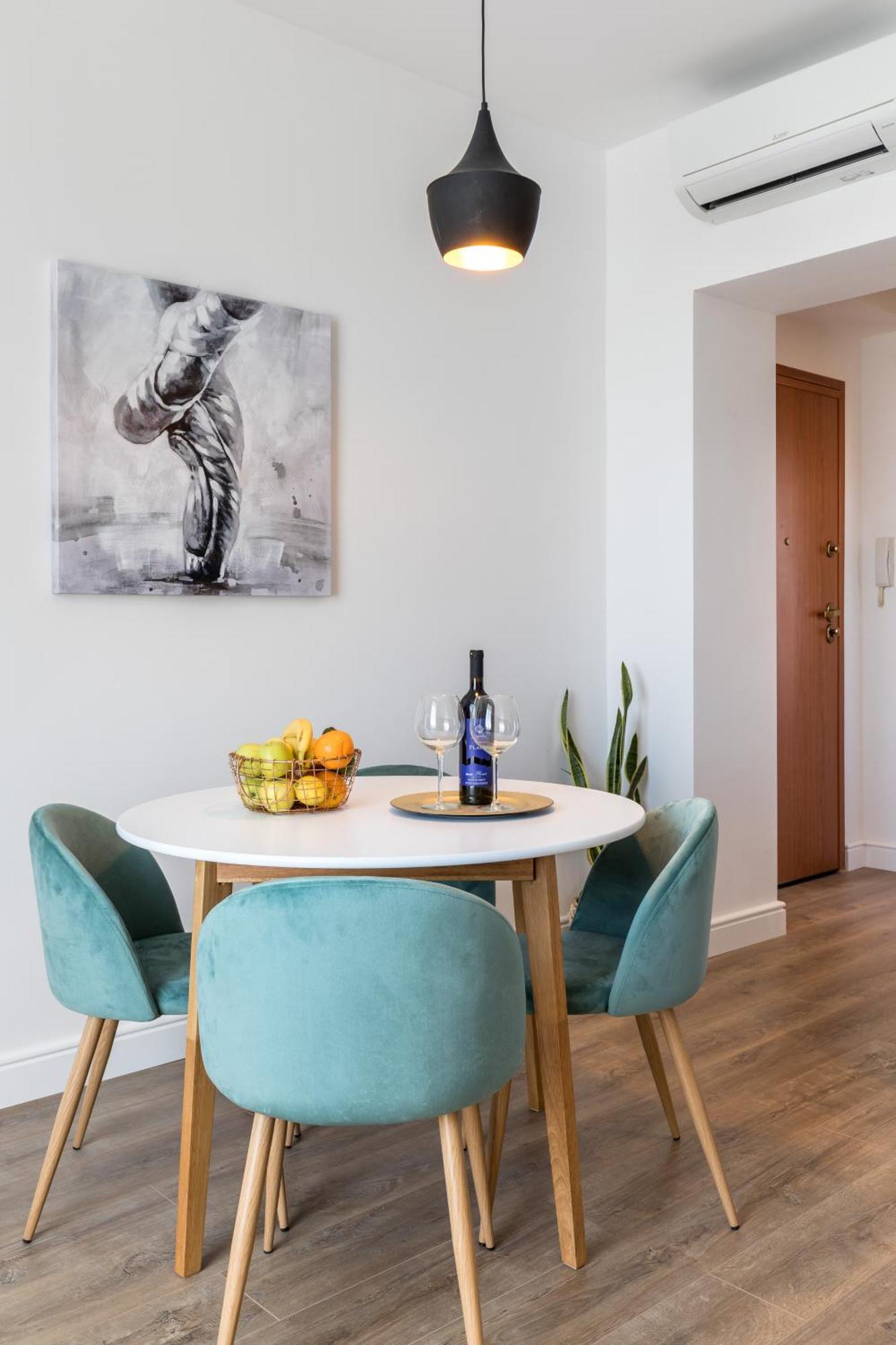Romantic Apartment With Balcony Split Exterior foto